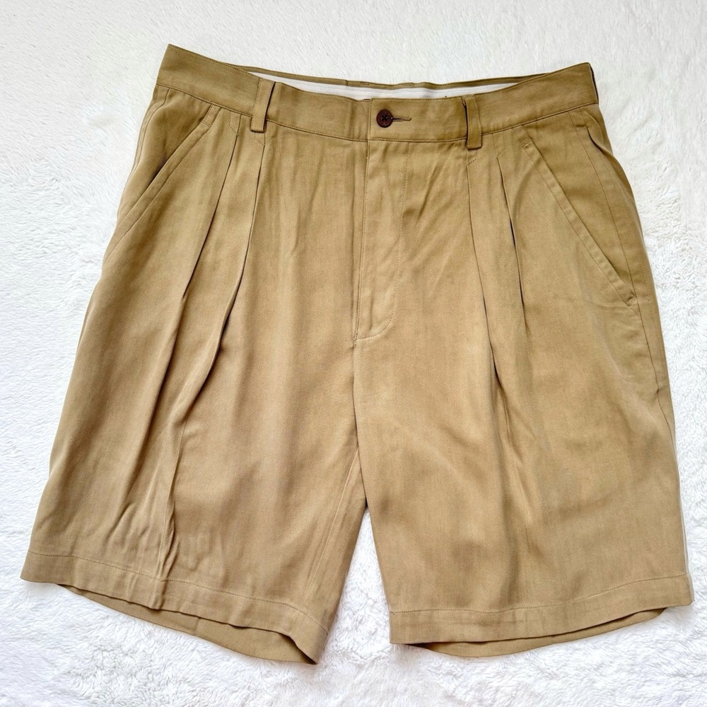 Tommy Bahama Relax Shorts Men's 33 Khaki 100% Silk 9" Pleated Golf Beach Travel